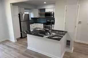 6144 Stornoway Dr S, Columbus, OH 43213 - Photo 2