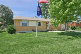 568 Barbara Dr, Tipp City, OH 45371 - Photo 2