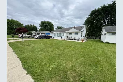 1107 Leesburg Avenue, Washington Court House, OH 43160 - Photo 2