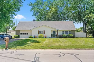 585 Edgewood Dr, Circleville, OH 43113 - Photo 2