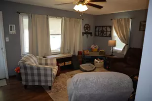 358 Ely St, Washington Court House, OH 43160 - Photo 2