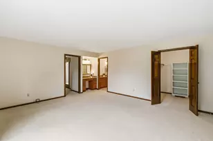 2060 MacKenzie Dr, Columbus, OH 43220 - Photo 14