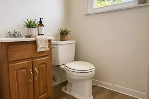 847 Kingland Dr, Columbus, OH 43207 - Photo 36
