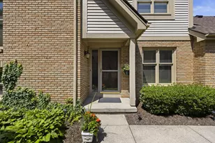 2213 Partlow Dr, Columbus, OH 43220 - Photo 2