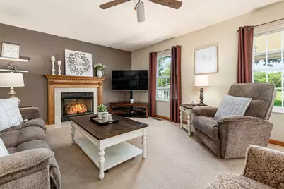 2070 Shirlene Drive, Grove City, OH 43123 - Photo 4