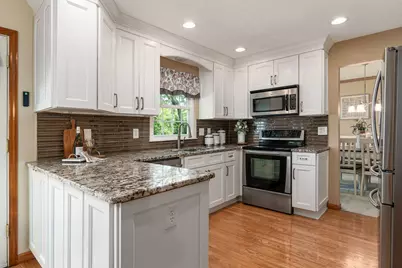 2070 Shirlene Drive, Grove City, OH 43123 - Photo 12
