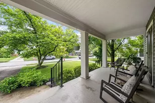 122 E Dunedin Rd, Columbus, OH 43214 - Photo 8