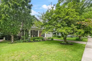 122 E Dunedin Rd, Columbus, OH 43214 - Photo 2