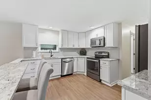 8715 Ripton Dr, Powell, OH 43065 - Photo 2