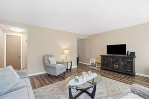 596 Pamlico St, Columbus, OH 43228 - Photo 10