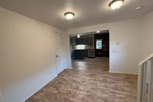 207 E Mill St, Circleville, OH 43113 - Photo 12