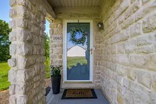 1045 Village Dr, Delaware, OH 43015 - Photo 4