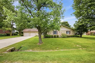 1421 Clubwood, Washington Court House, OH 43160 - Photo 2