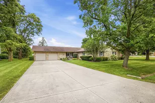 1421 Clubwood, Washington Court House, OH 43160 - Photo 1