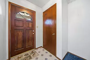 5332 Trabue Rd, Columbus, OH 43228 - Photo 6