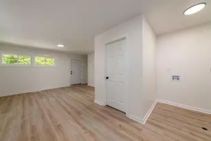 2345 Century Dr, Columbus, OH 43211 - Photo 10