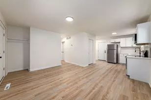 2345 Century Dr, Columbus, OH 43211 - Photo 4