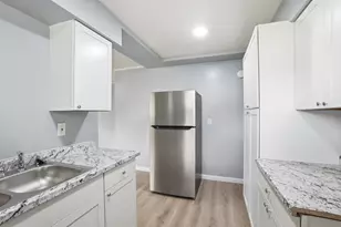 2381 Brentnell Ave, Columbus, OH 43211 - Photo 6