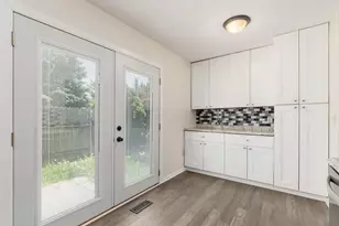 916 Worthington Woods Blvd, Columbus, OH 43085 - Photo 12