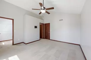 4553 Nickerson Rd, Columbus, OH 43228 - Photo 16