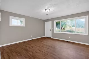 1572 Northridge Rd, Columbus, OH 43224 - Photo 8