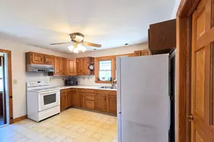 139 Jefferson St, Mount Sterling, OH 43143 - Photo 8