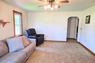 139 Jefferson St, Mount Sterling, OH 43143 - Photo 6