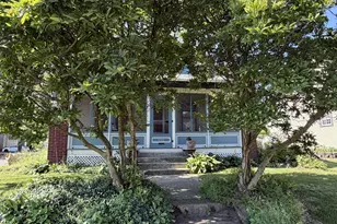435 W William St, Delaware, OH 43015 - Photo 2