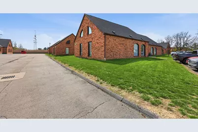 1287 Worthington Woods Boulevard, Columbus, OH 43085 - Photo 2
