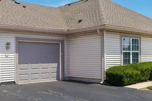 7 Broad Pointe Pl, Columbus, OH 43213 - Photo 4