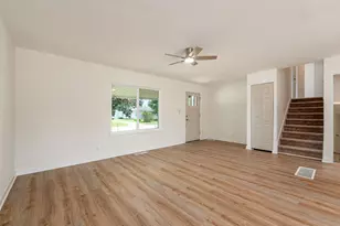 447 Celina Rd, Columbus, OH 43228 - Photo 10