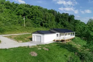 3899 Mayfair Ln, Cambridge, OH 43725 - Photo 2