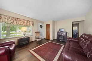 934 Blenheim Rd, Columbus, OH 43224 - Photo 12