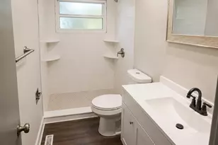 2271 Century Dr, Columbus, OH 43211 - Photo 4