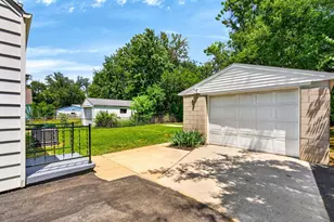 220 S Ashburton Rd, Columbus, OH 43213 - Photo 4