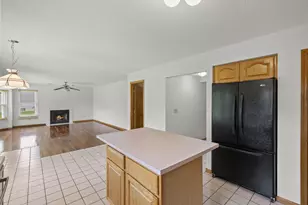 1271 River Trail Dr, Grove City, OH 43123 - Photo 6