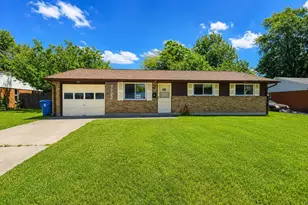 7722 Shalamar Dr, Huber Heights, OH 45424 - Photo 1