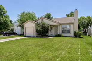 1953 Starbridge Ct, Columbus, OH 43235 - Photo 2