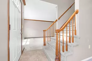 400 Woodview Dr, Bellefontaine, OH 43311 - Photo 4