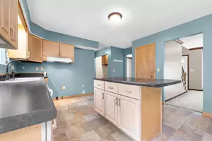 400 Woodview Dr, Bellefontaine, OH 43311 - Photo 12