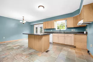 400 Woodview Dr, Bellefontaine, OH 43311 - Photo 10