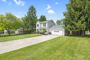 400 Woodview Dr, Bellefontaine, OH 43311 - Photo 32