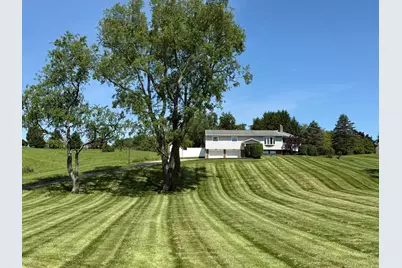3023 Valley View Road NE, Lancaster, OH 43130 - Photo 2