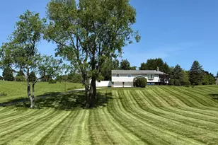 3023 Valley View Rd NE, Lancaster, OH 43130 - Photo 2