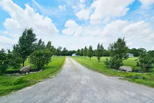 5467 Myers Rd NE, Bloomingburg, OH 43106 - Photo 2