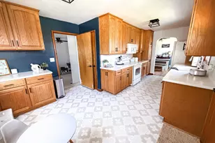 17863 Coshocton Rd, Mount Vernon, OH 43050 - Photo 2