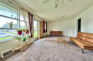 4121 Maplegrove Dr, Grove City, OH 43123 - Photo 6