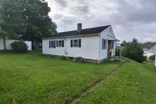215 Whitehouse St, Crooksville, OH 43731 - Photo 4