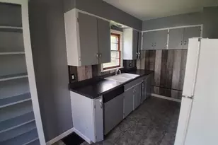 215 Whitehouse St, Crooksville, OH 43731 - Photo 6