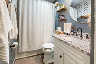 858 Upwoods Dr, Columbus, OH 43228 - Photo 12